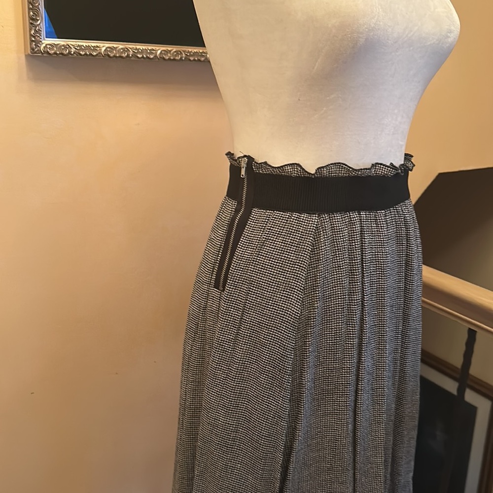 Zara Basic Elasticated & Ruffles Waistline Black … - image 4